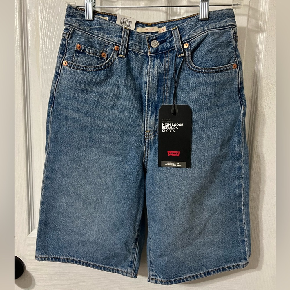 NWT Levi’s high loose Bermuda shorts womens 26